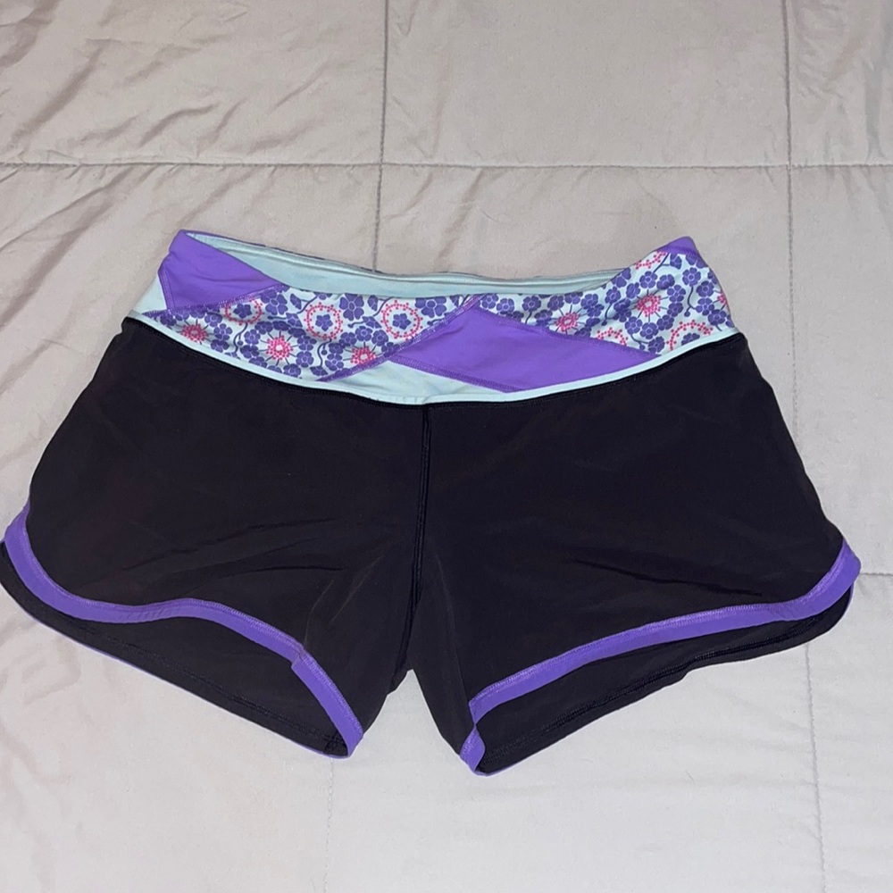EUC Lululemon lined shorts